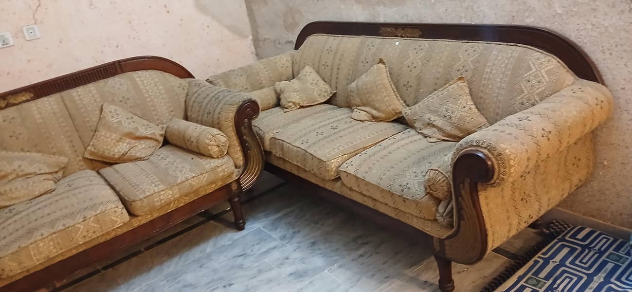 sofas for sale  three Seater 2 sofas Total 5 sofas hai 4