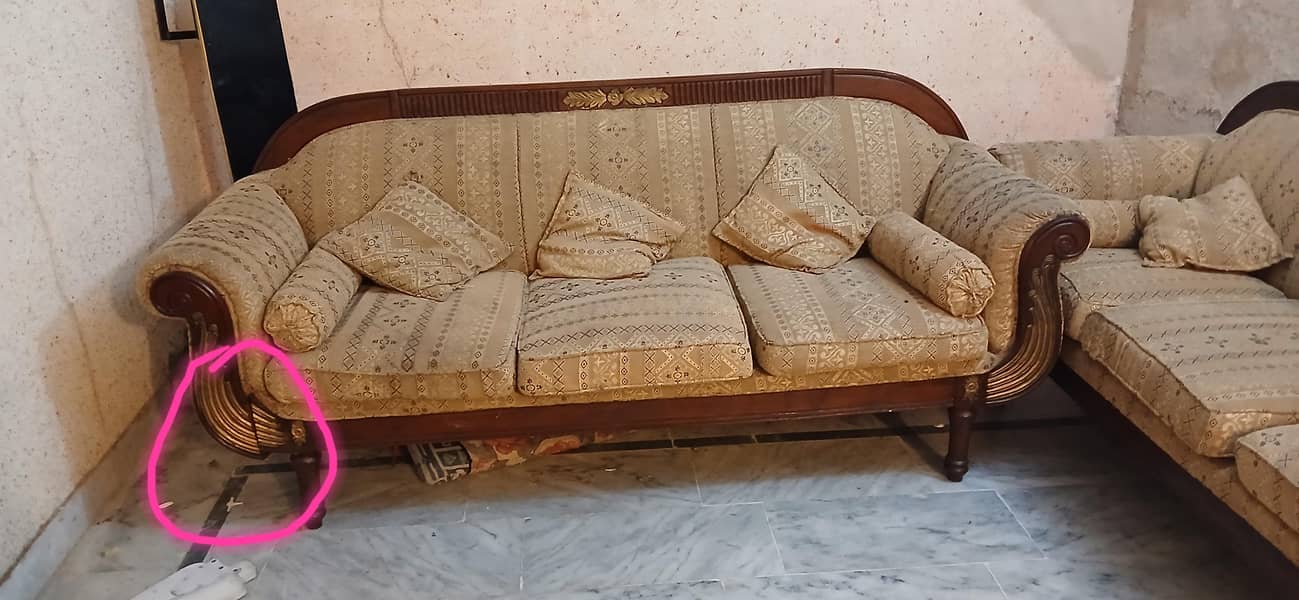 sofas for sale  three Seater 2 sofas Total 5 sofas hai 5