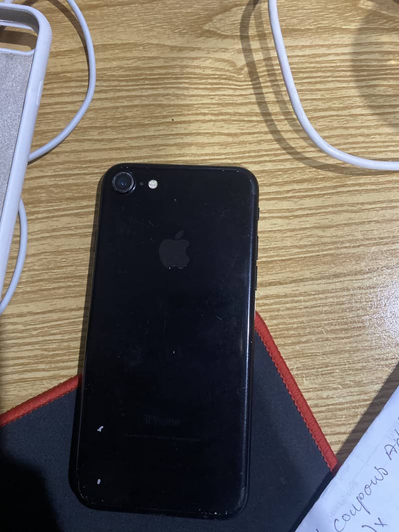 Apple iPhone 7 0