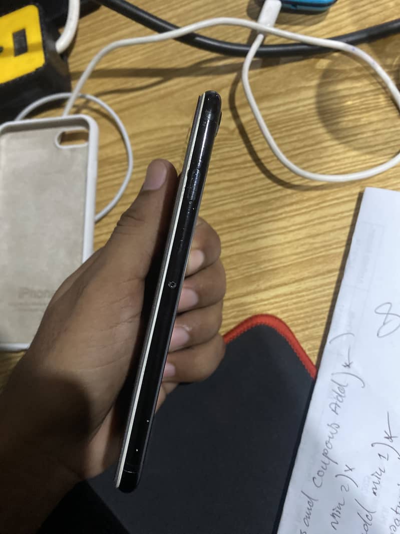Apple iPhone 7 2