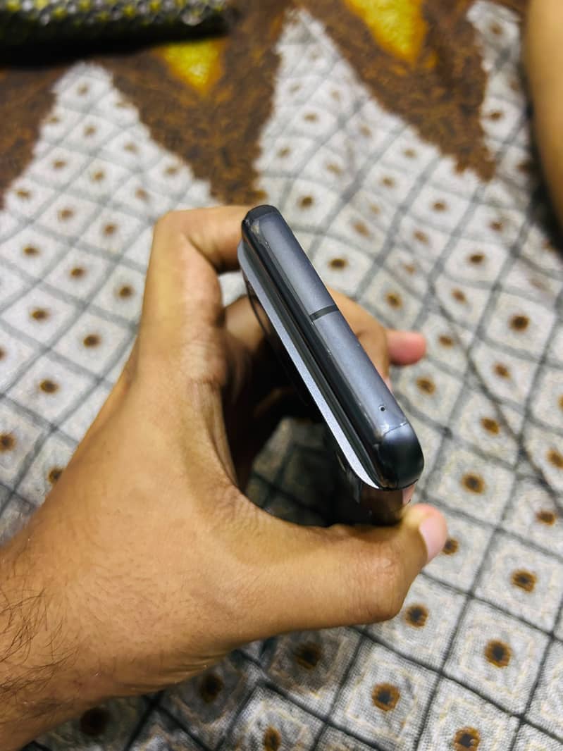 Google Pixel 8 4