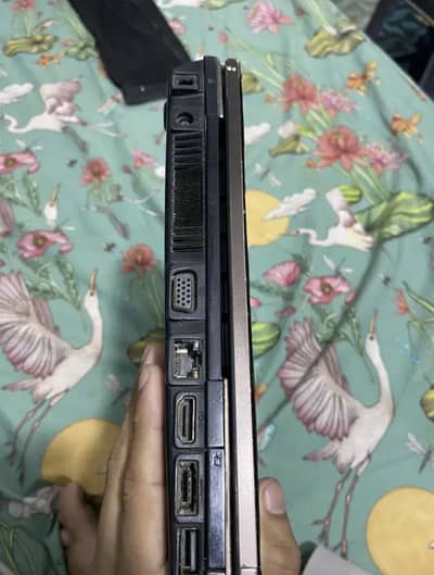 Intel core i3 first generation condition 10 by 9  memory 4/128
