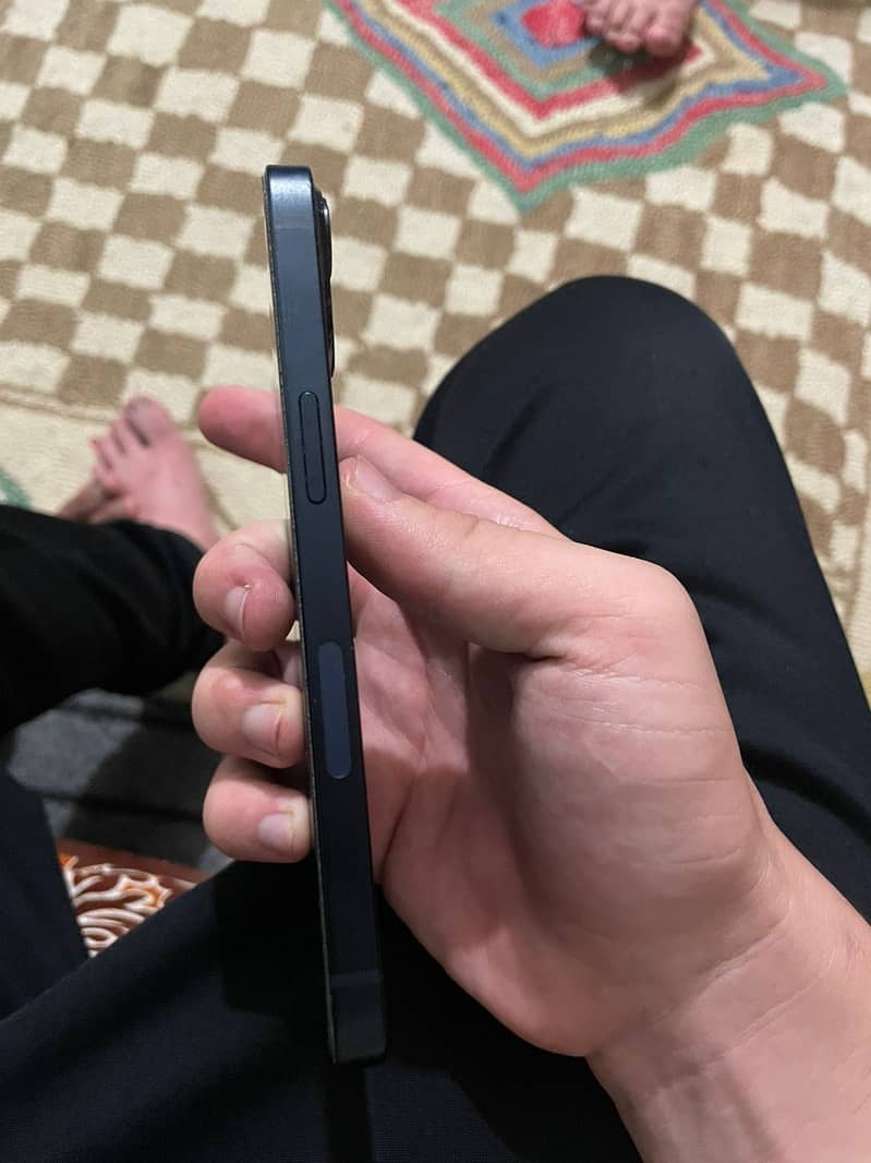 Apple iPhone 13 1