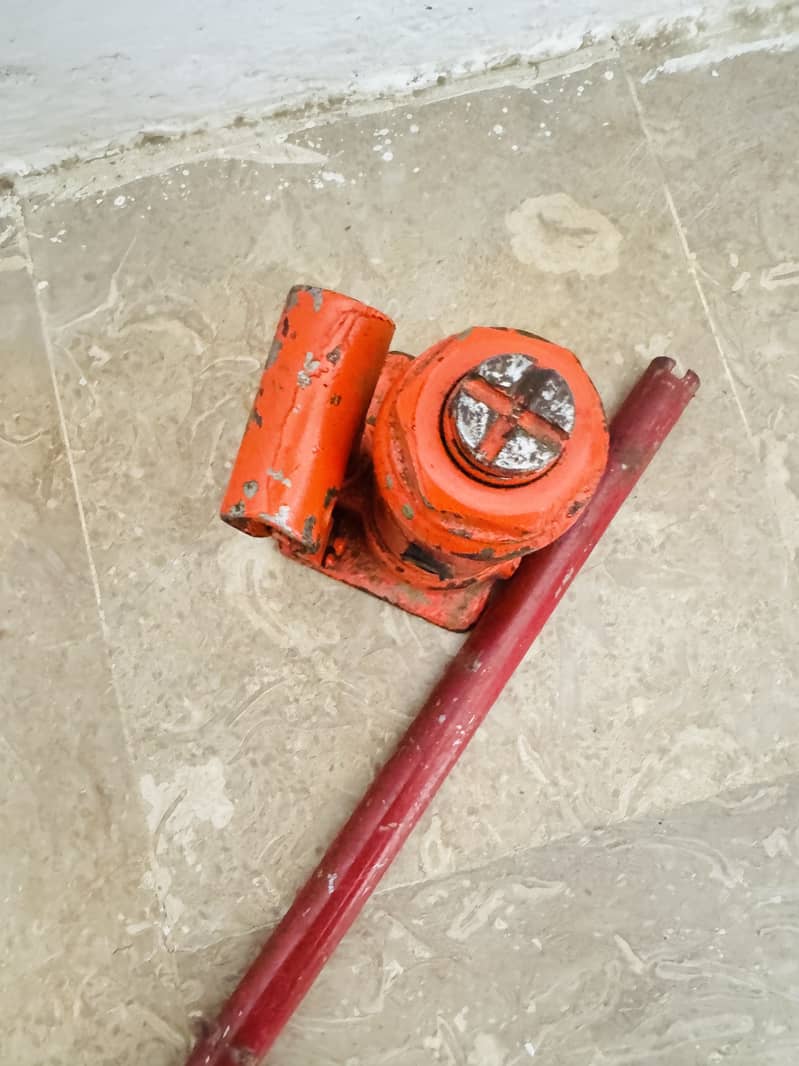 Car jack 0