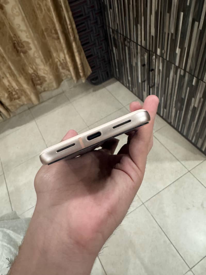 Google Pixel 8 3
