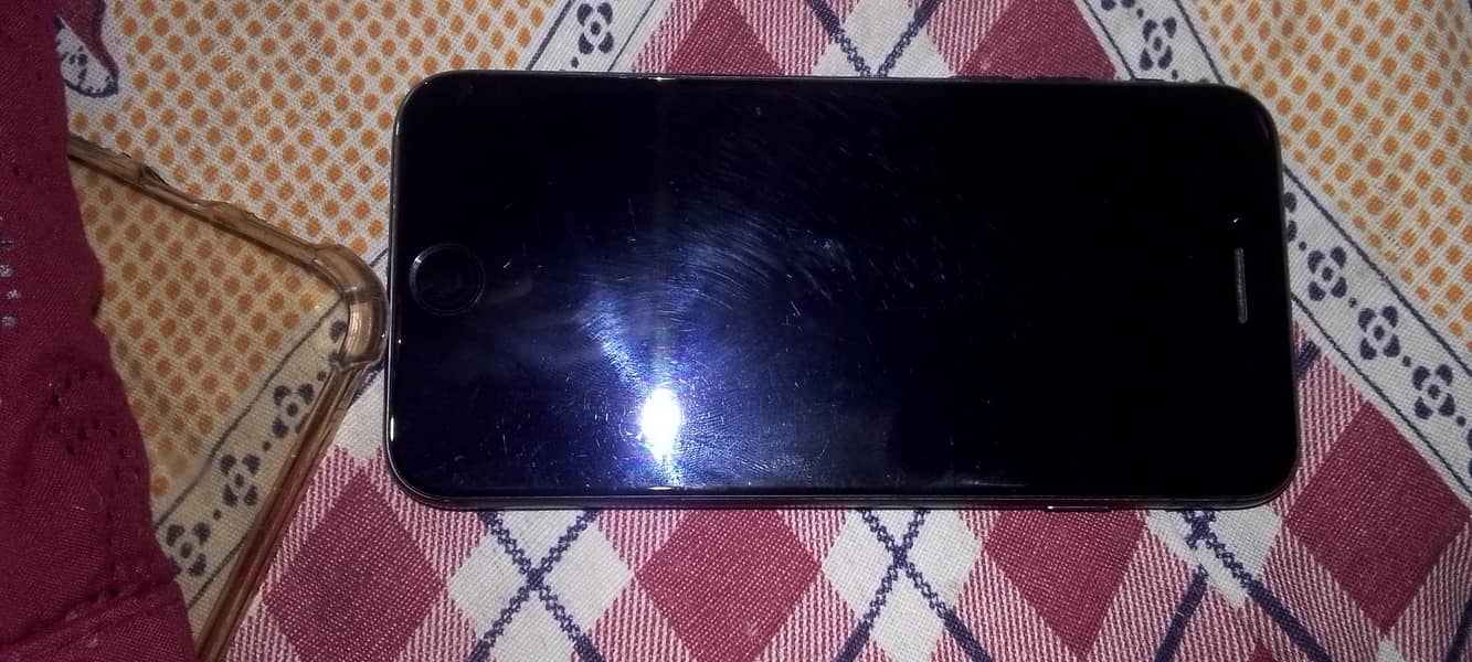 Apple iPhone 8 1