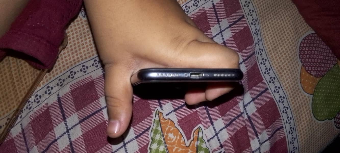 Apple iPhone 8 5