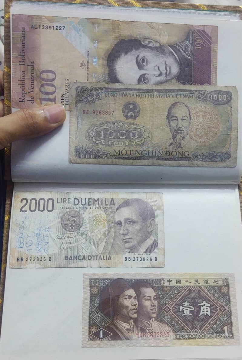 33 Foreign Notes collection from different countries. read description 7