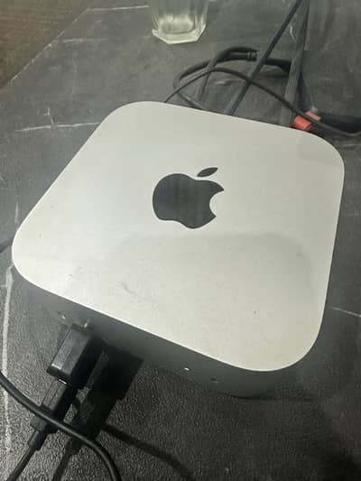 Apple Mac Mini M4 (9/10 condition)