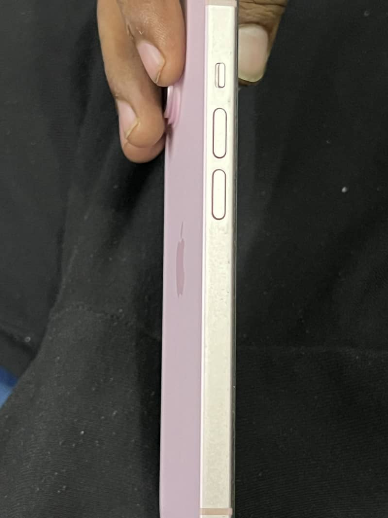 Apple iPhone 15 3
