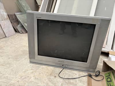 Tv 29 inch and Geazer medium aize for urgent sale