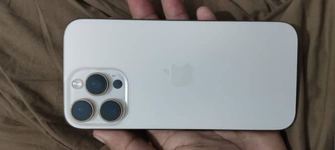 Apple iPhone 16 Pro Max