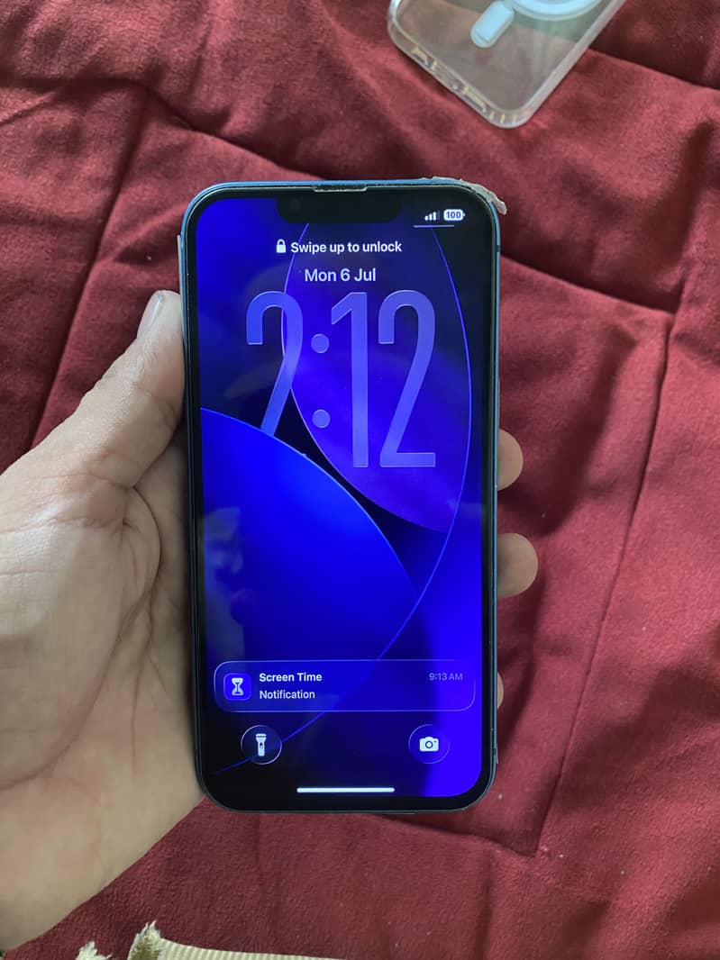 Apple iPhone 13 5