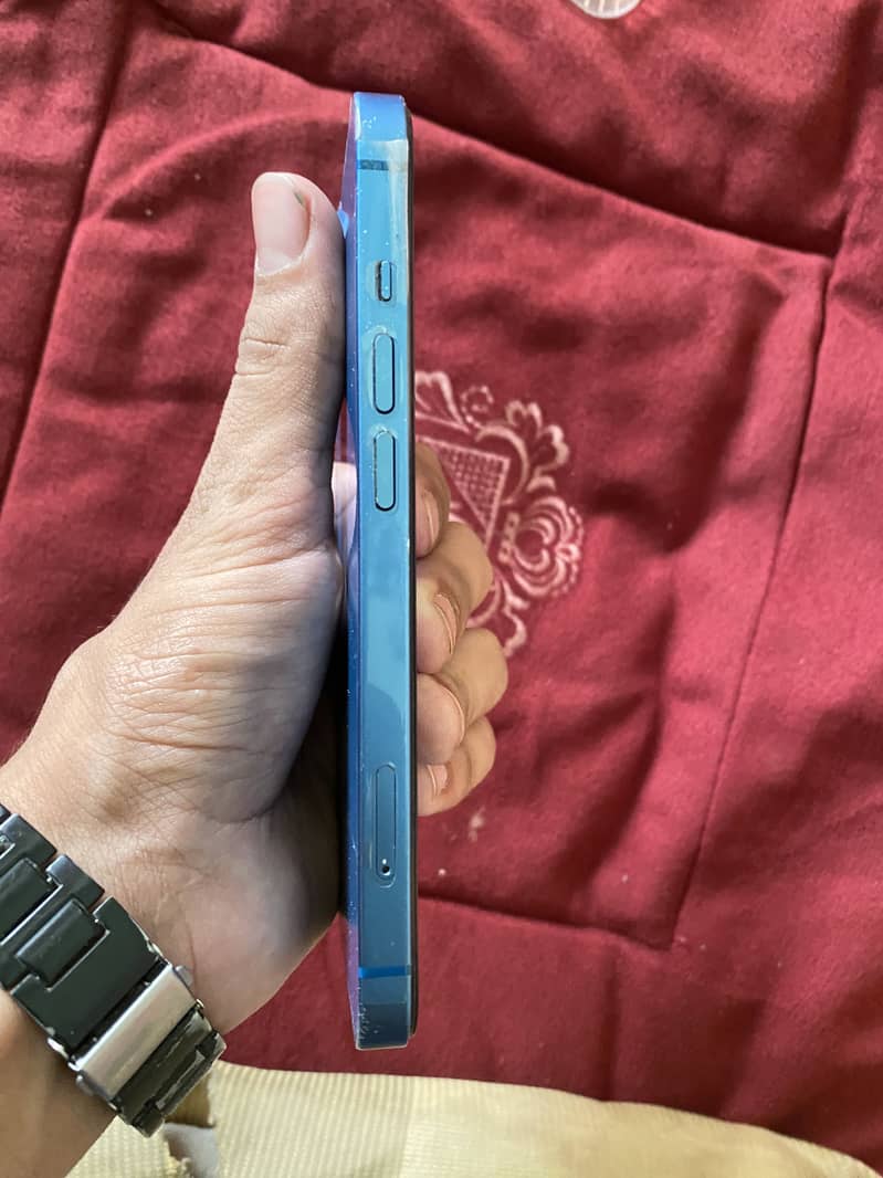 Apple iPhone 13 6