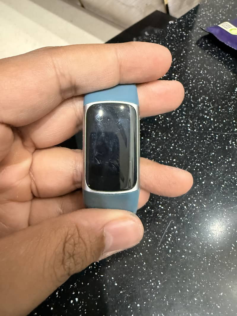 Fitbit charge 5 4