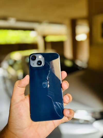 Apple iPhone 13