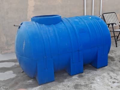 Solid Used Water Tank – Flawless Condition!