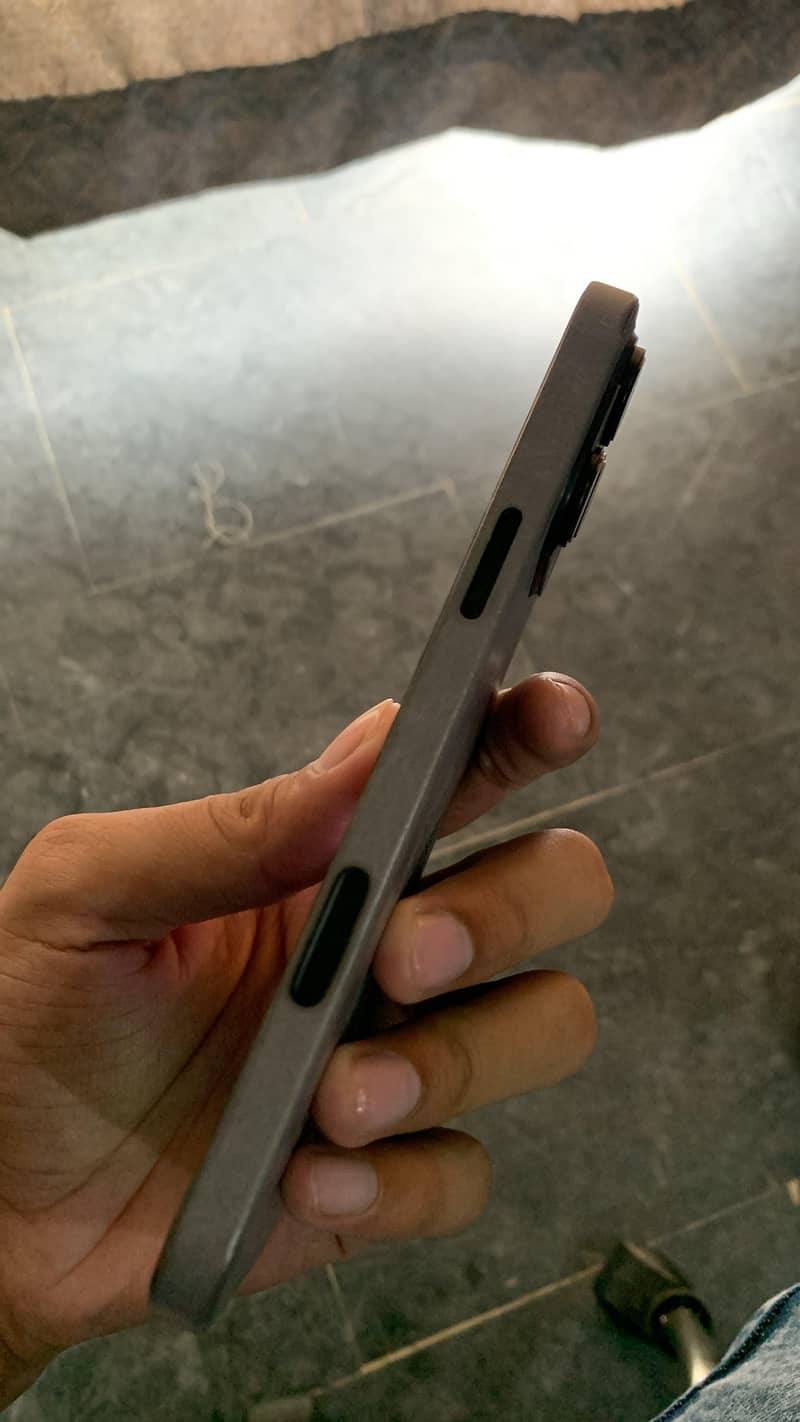 iphone 16 pro max 3