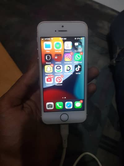Apple iPhone SE