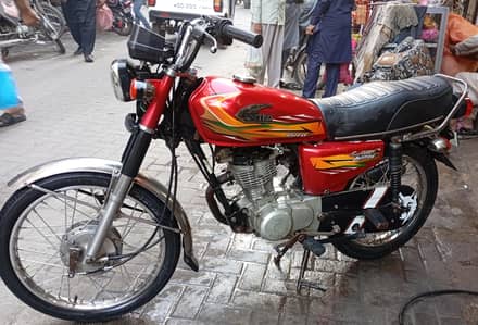 United 125