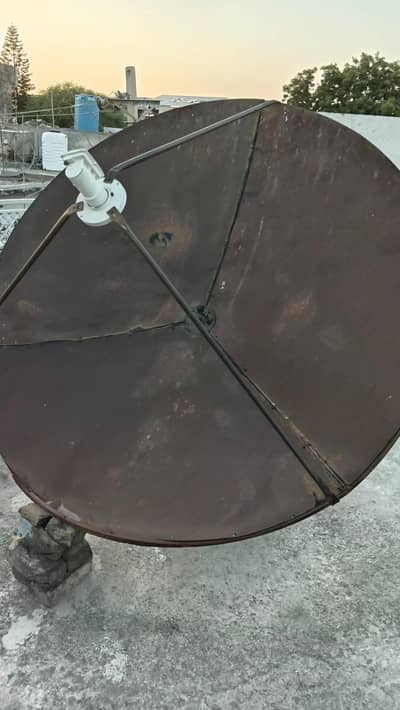 2 big dishes 6 feet with c band lnb