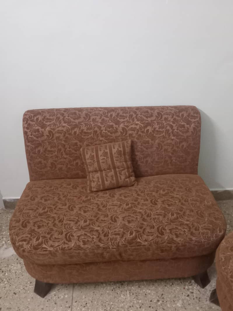 Six seatsr sofa set with table 7