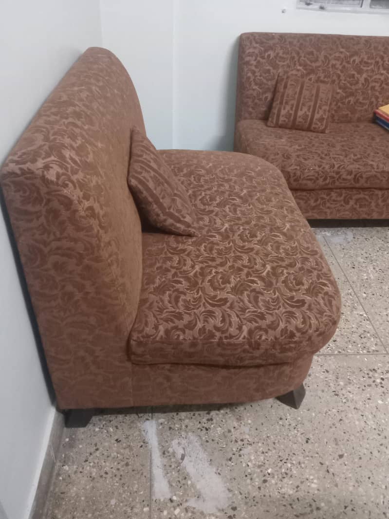 Six seatsr sofa set with table 8