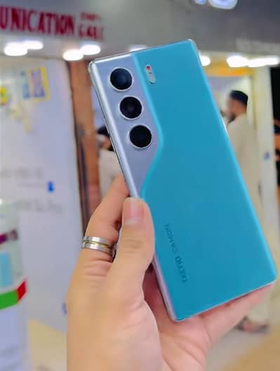Tecno CAMON 40 Pro