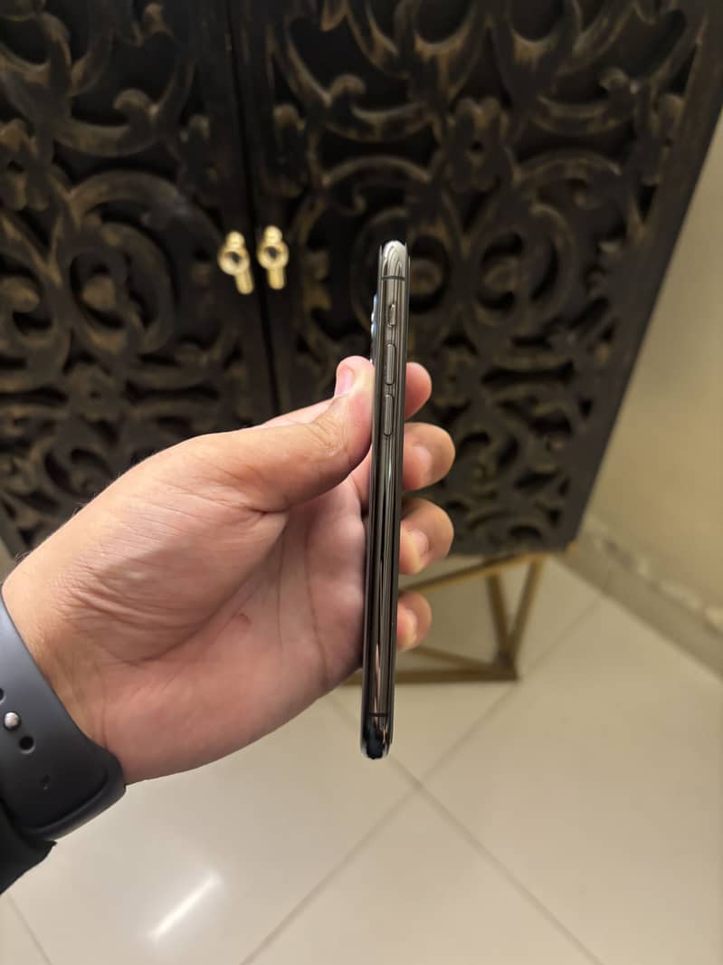 Apple iPhone 11 Pro 2