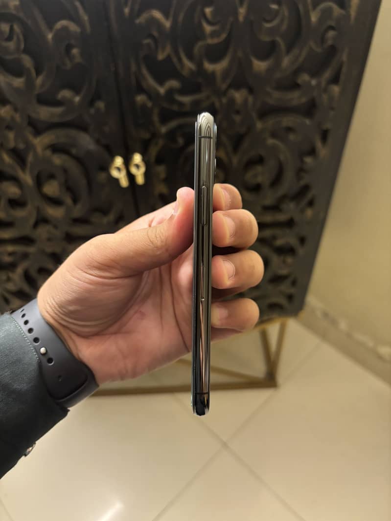 Apple iPhone 11 Pro 3