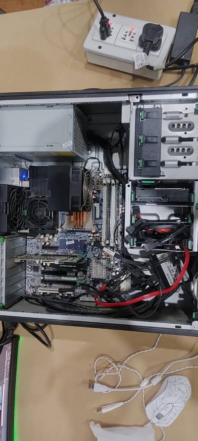 HP Z420 Workstation 32 inch led corved 03086811345 what's up number