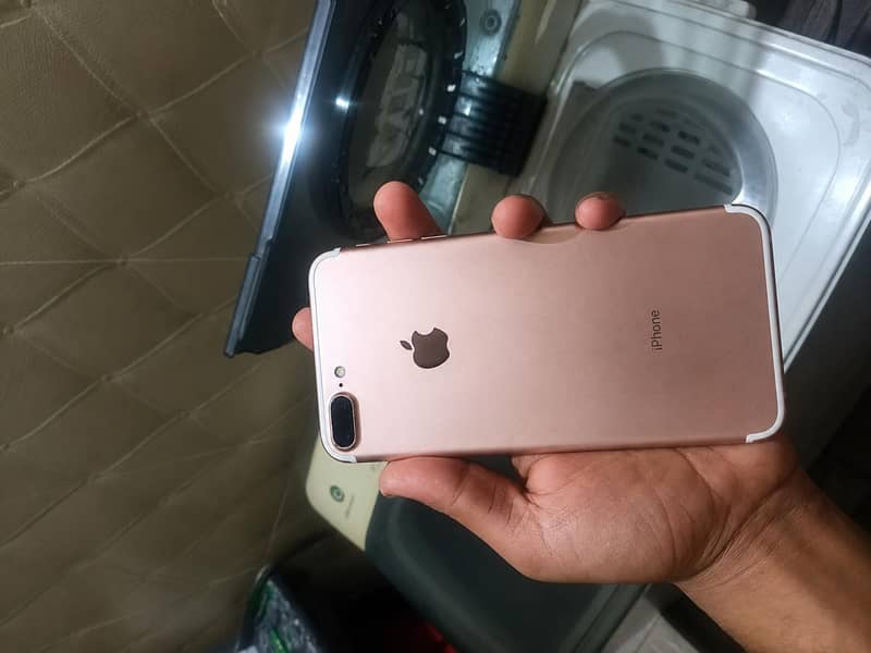 Apple iPhone 7 Plus 1