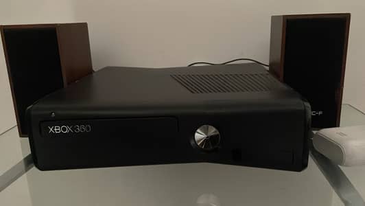 Xbox 360 full accessories with (no controllers)