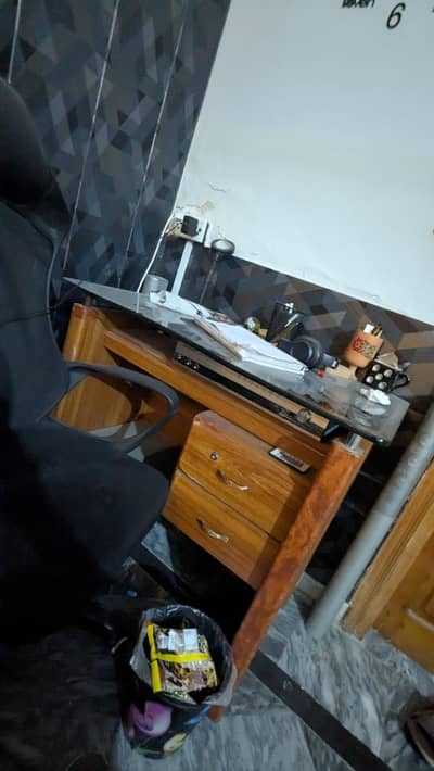 Office table with solid glass on top