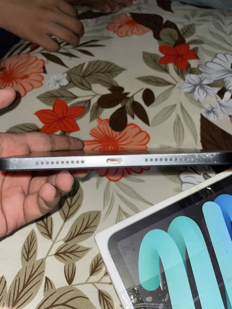 Ipad mini 6 with box 1