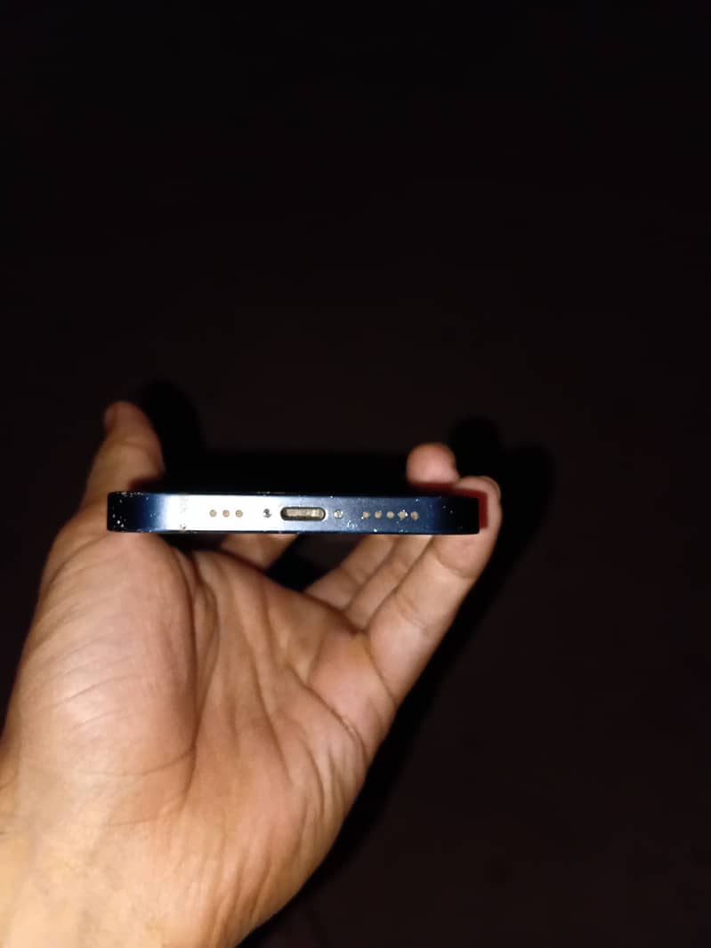 Apple iPhone 12 3