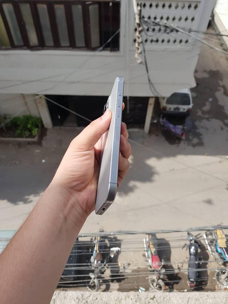 Apple iPhone 16 Pro Max 3