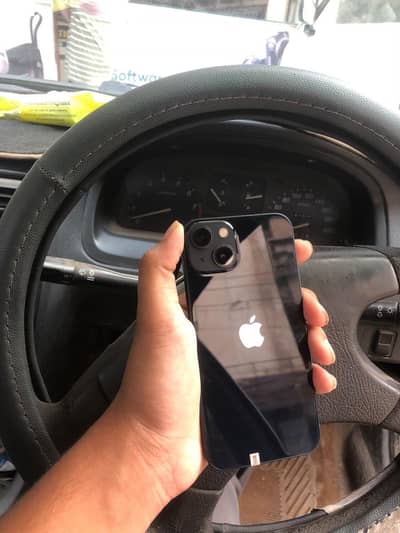 Apple iPhone 13