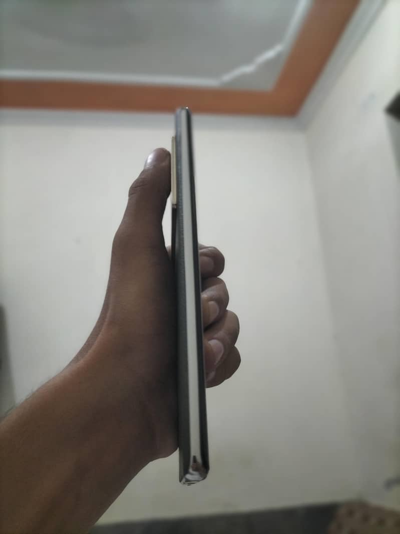 Infinix Note 40 Pro 3