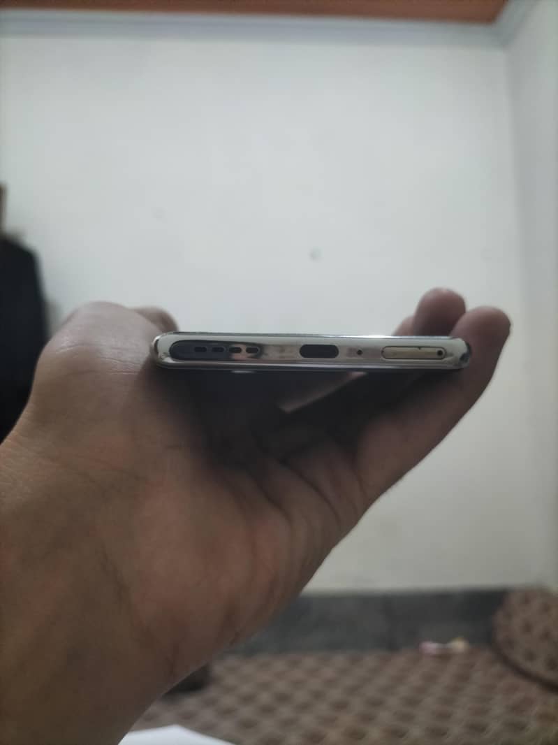 Infinix Note 40 Pro 4