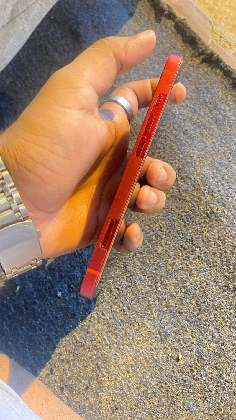 Apple iPhone 13 2