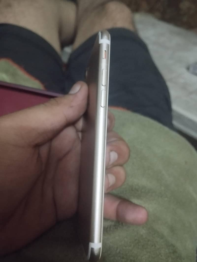 Apple iPhone 7 1