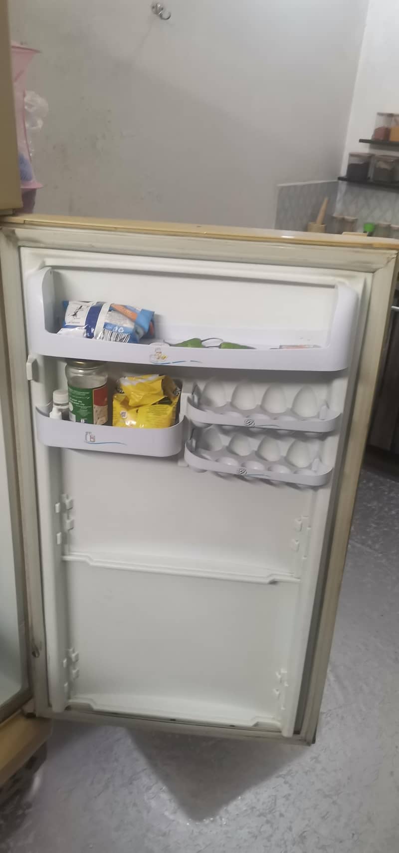 Medium size fridge 5