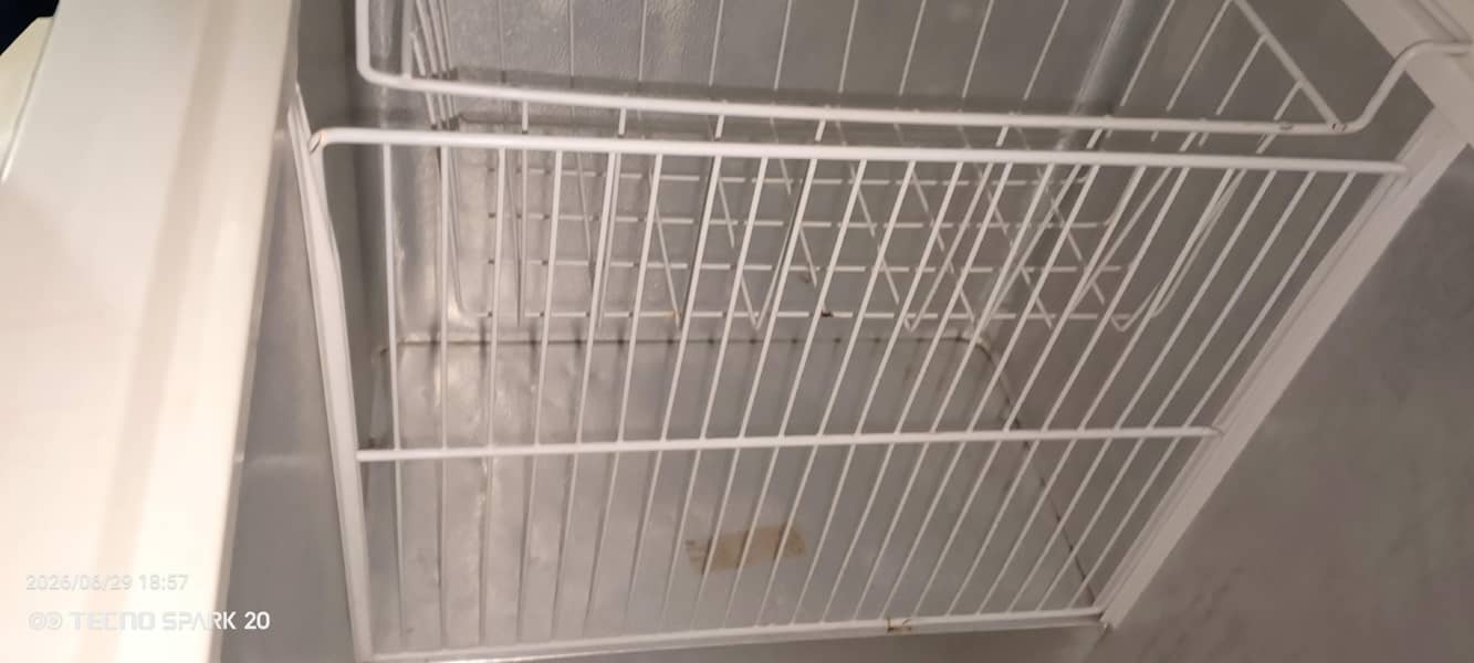 waves medium size Deep Freezer 2