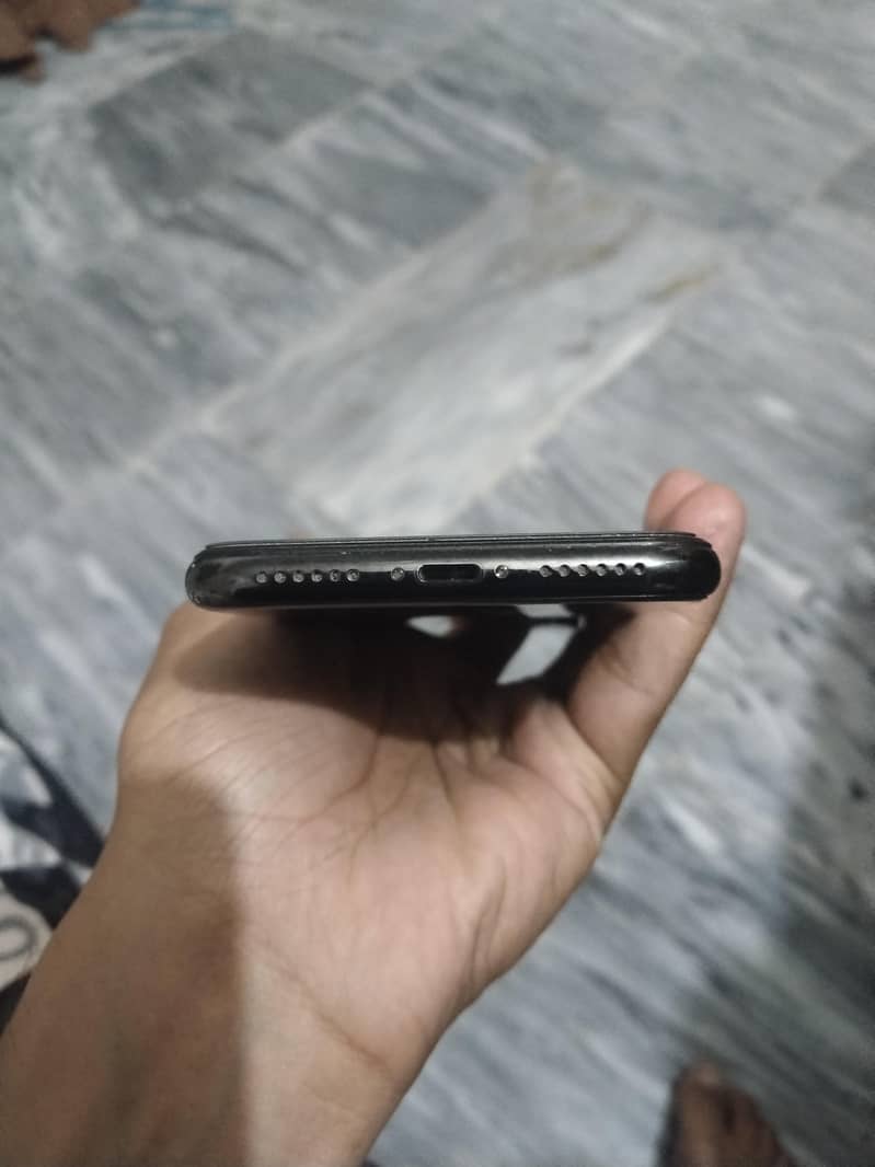 Apple iPhone X 3
