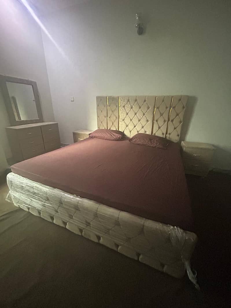 bed set wd side table nd dressing table 1