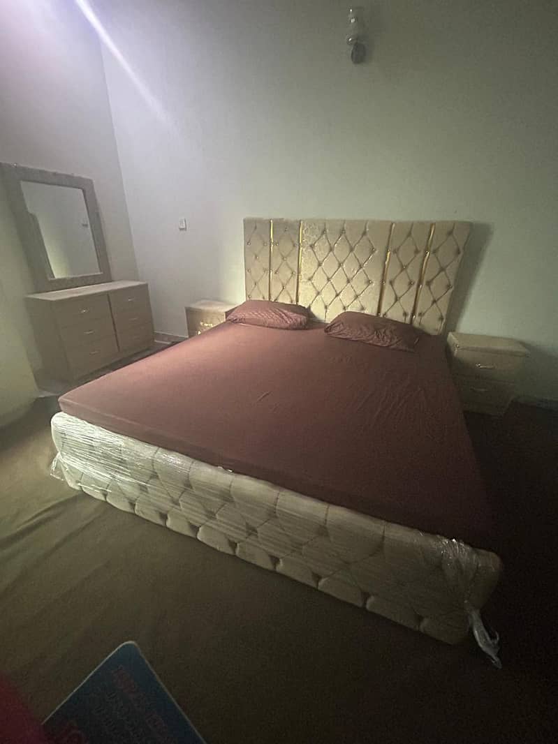 bed set wd side table nd dressing table 2