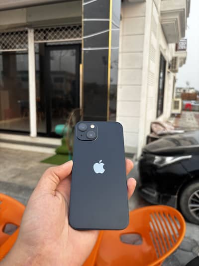 Apple iPhone 13