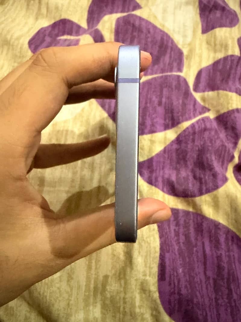 Apple iPhone 12 3