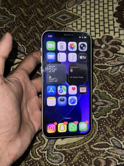 Apple iPhone 12